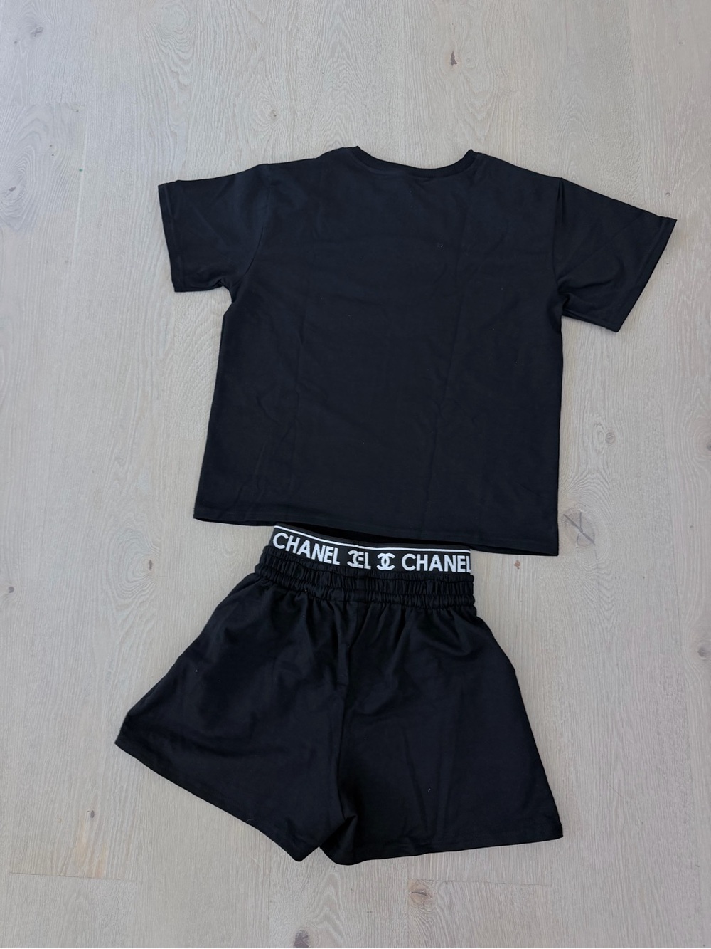 Chanel Black Pearl Logo Women’s Shorts Set size S/M - Picture 13 of 13